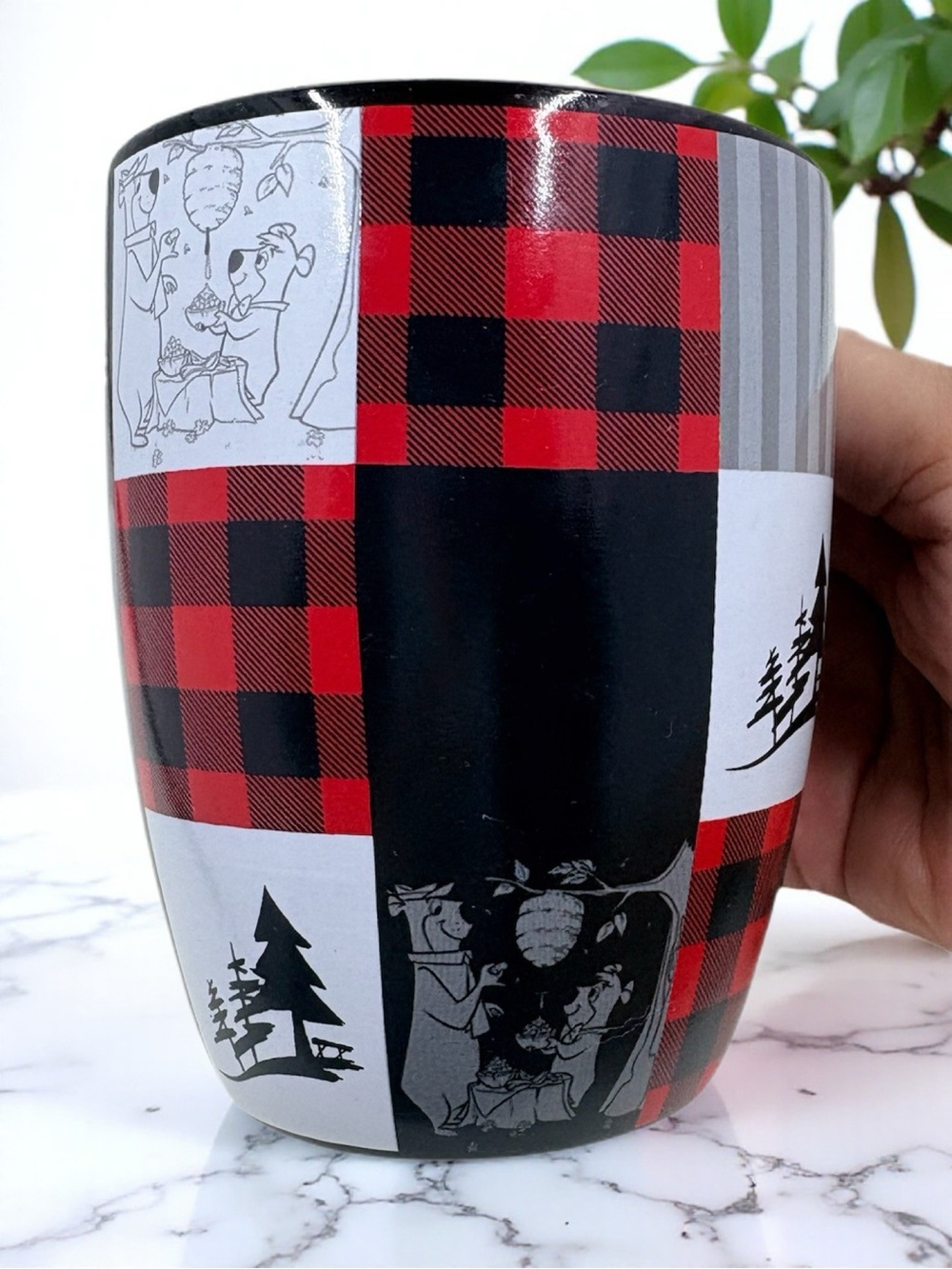 Yogi Bear & BooBoo Hanna Barbara Jellystone Park Black Red Plaid Coffee Cup EUC